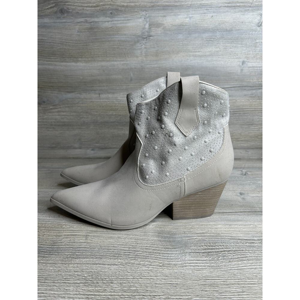 Mia Block Heel Ankle High Western Boots Ivory Pearl Studs Slip-On Womens Sz 9.5